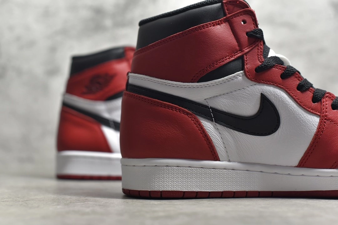 Air Jordan 1 Retro Chicago（2015）