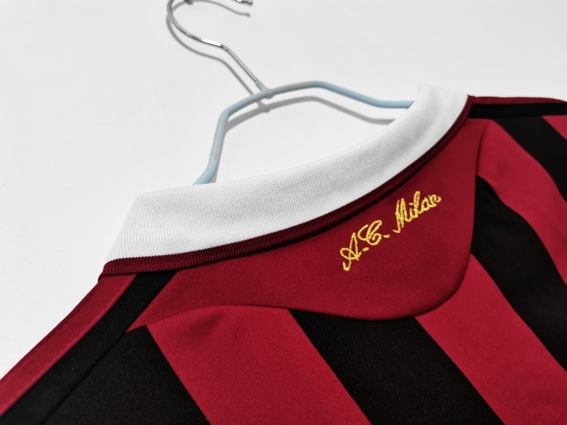 Retro 2009/10 AC Milan Home Soccer Jersey