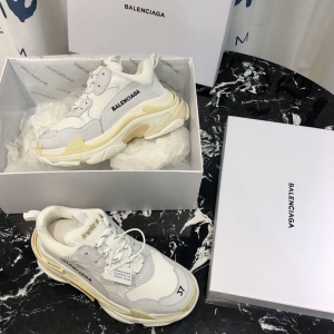 Men/Women Balenciaga Triple S Sneaker White/Grey