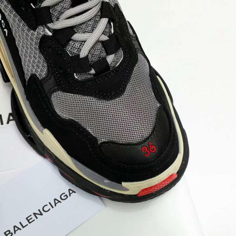 Men/Women Balenciaga Triple S MutiColor Clear Sole 3 Color Sneaker Item 6380340