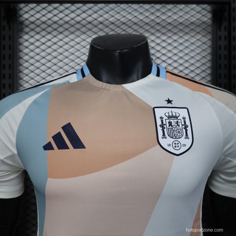 Player Version 2025 Spain Pre-Match White with Geometric Pattern Jersey