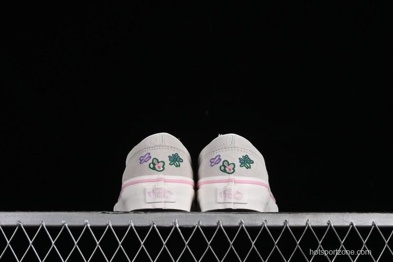 Vans Style 36 Low-Top Skate Shoes with Embroidered Details in Cream - VN000CRPGRN