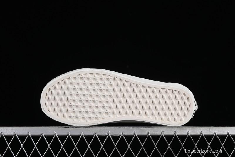 Vans Old Skool Reissue 136 Classic Low-Top Skate Shoes with Detachable Cushioned Insole - VN000MT6QC5