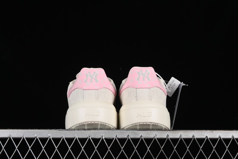 New York Yankees MLB Bigball Chunky Embo Monogram Platform Sandals - 3ASXEMN4N50PKS