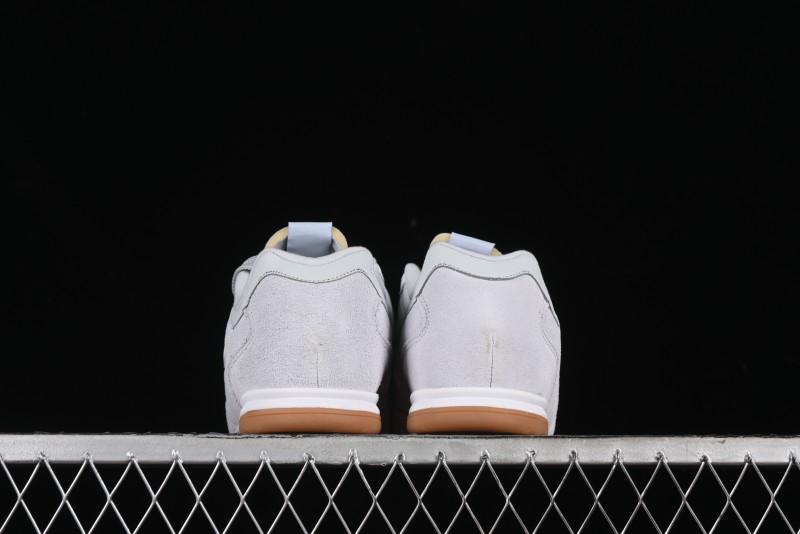New Balance RC42 Series Retro Football Training Casual Sneakers - URC42EB