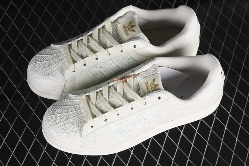 Adidas Superstar HQ6668 Casual Sneakers with Shell Toe Design
