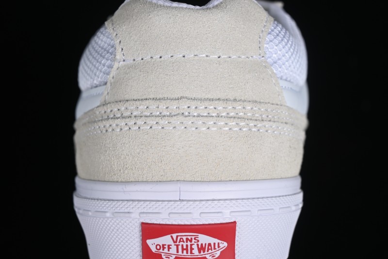 Vans Caldrone Chunky Retro Sneakers in White with Enhanced Cushioning - VN0007P9WHT