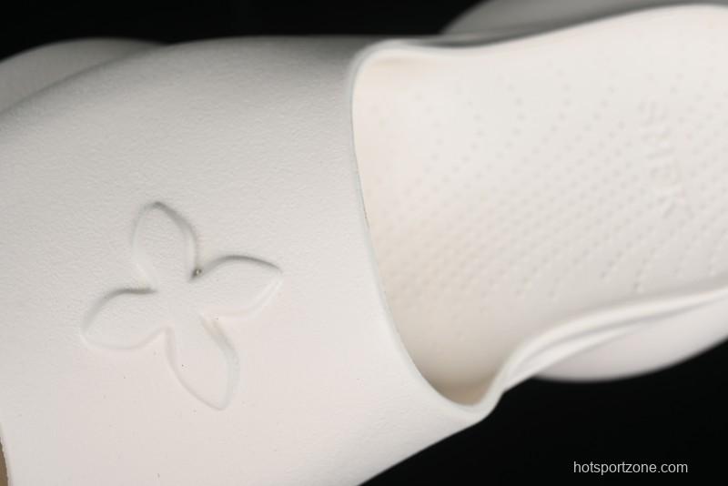 SMFK COMPASS Embossed One-Piece Platform Slides - E9066