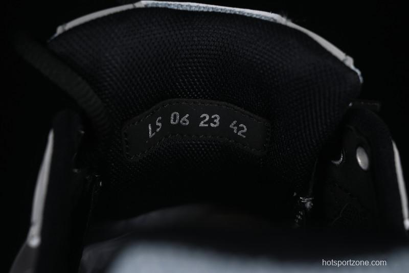 Dior B30 Sneakers with Reflective CD30 Logo and Lightweight Rubber Sole - CD30