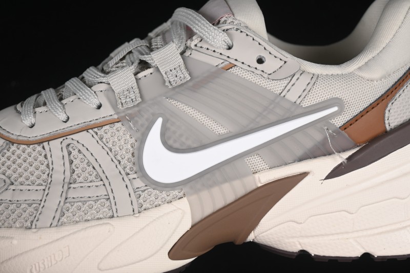 Nike Runtekk Run Retro Low-Top Running Shoes with Cushlon Midsole and Anti-Slip Design - FN0738-107