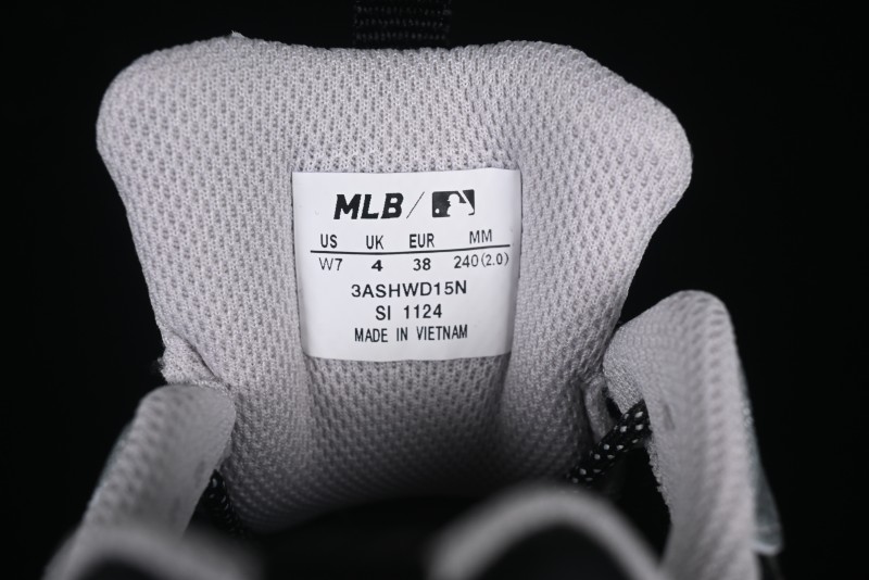New York Yankees MLB Winner Chunky Height Increasing Thick Sole Running Shoes - 3ASHWD15N50BKS