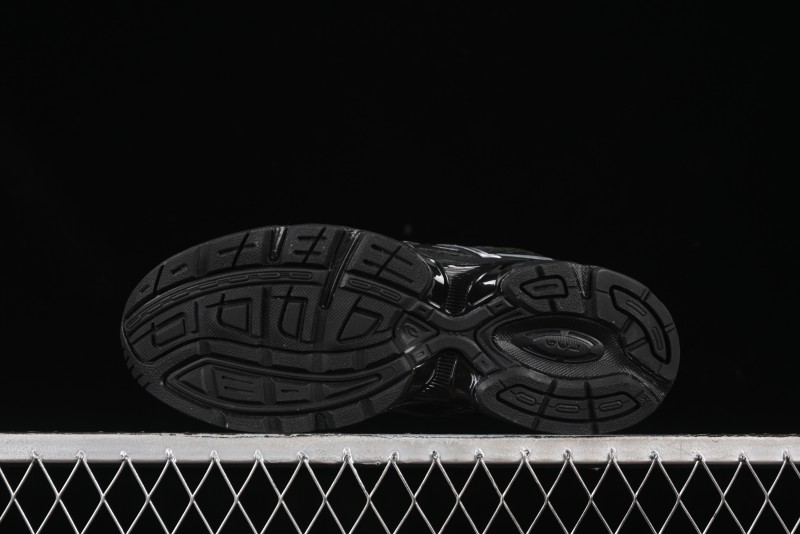 Asics Tiger GEL-1130 Low-Top Casual Running Shoes with Outdoor Style and GEL Cushioning - 1201A906-001