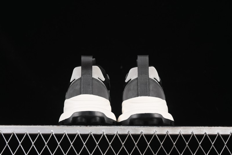 Adidas Thick Sole Waffle Retro Running Shoes with Comfortable Upper and Anti-Slip Sole - 63093901001