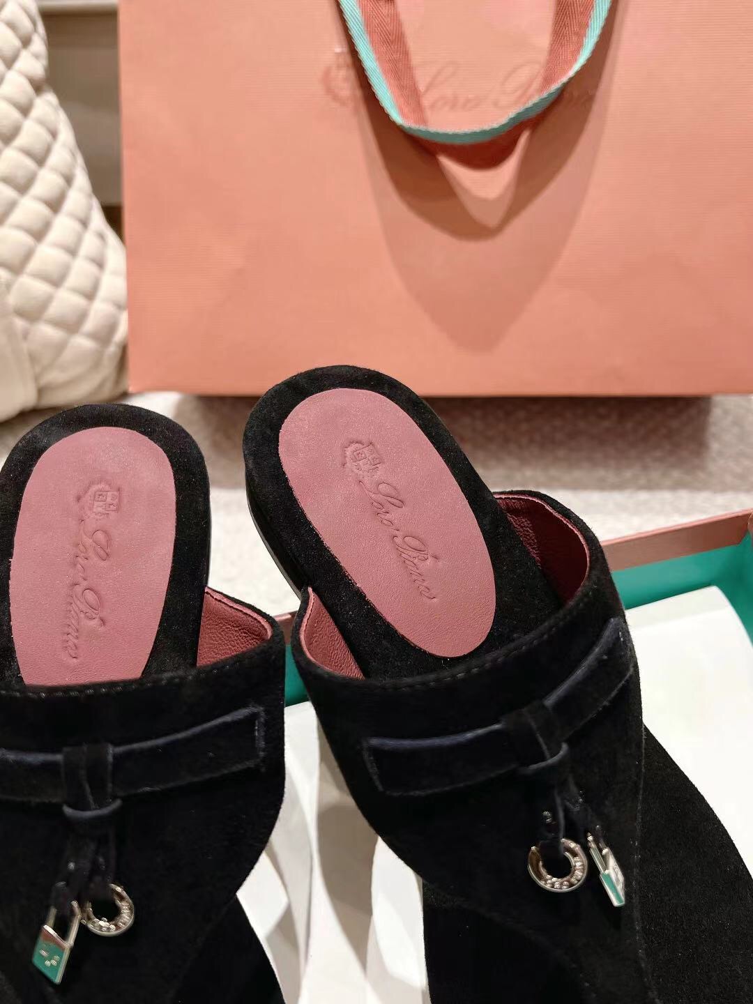 2025 Women LP Black Suede Slippers LY00250