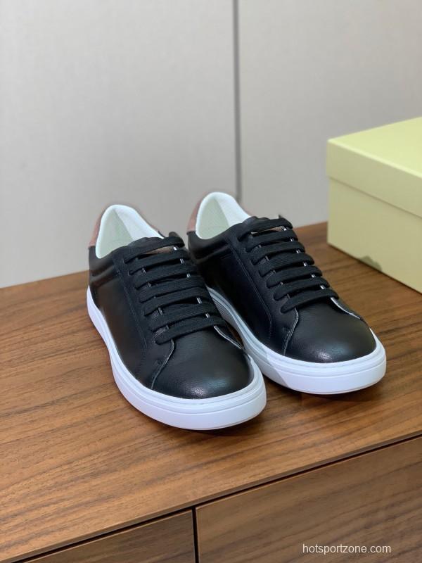 2025 Men Brunello Cucinelli Black Leather Casual Sneakers With White Rubber Sole And High Elasticity Insole KFY00310(M)