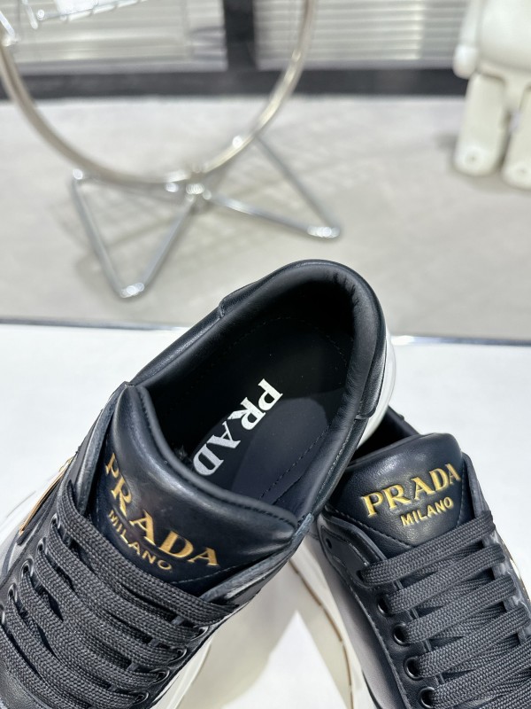 2025 Unisex Prada Black Calf Leather Sneakers KFY00310