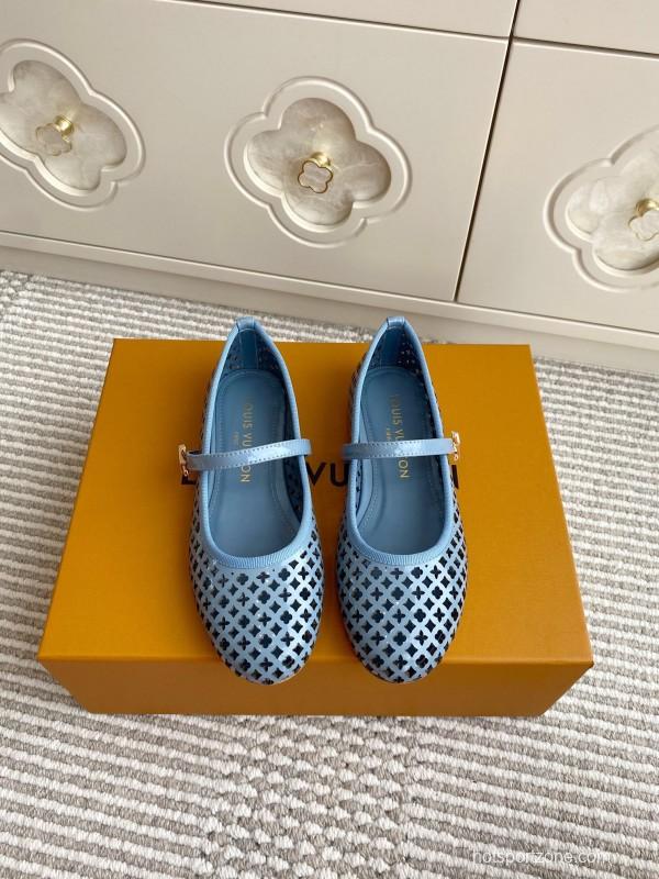 2025 Women Louis Vuitton Light Blue Patent Leather Mary Jane Flats KFY00310