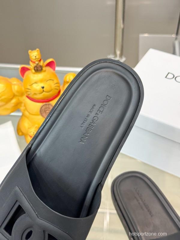 2025 Men Dolce & Gabbana Black Leather Slippers KFY00150