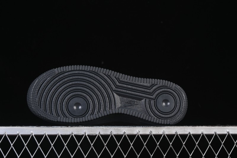 Nike Air Force 1'07 Low Casual Sneakers with Full-Length Air Cushion - IB0018-004