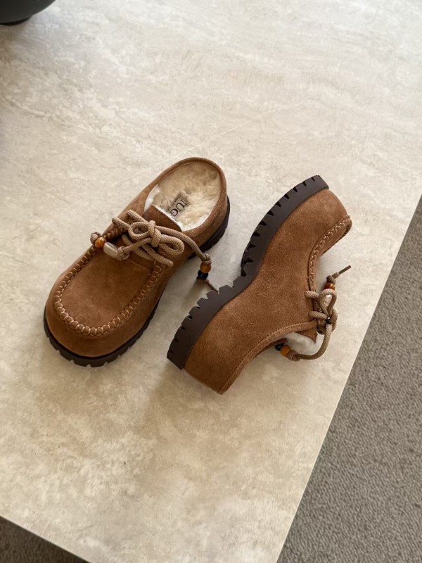 UGG Fall Winter New Potato Wool Slippers Retro Acrylic Buckle Design - KFY00250