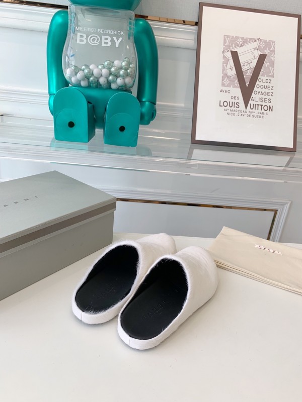 Marni 2025/SS Mule Shoes with Horsehair Design - LY00