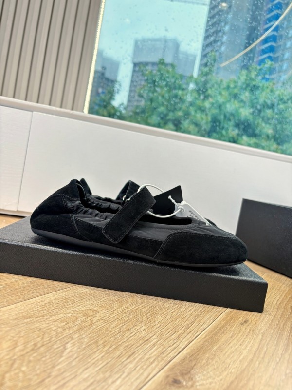 Prada Metal Toe Thin Sole Training Shoes Casual Shoes - LY00260
