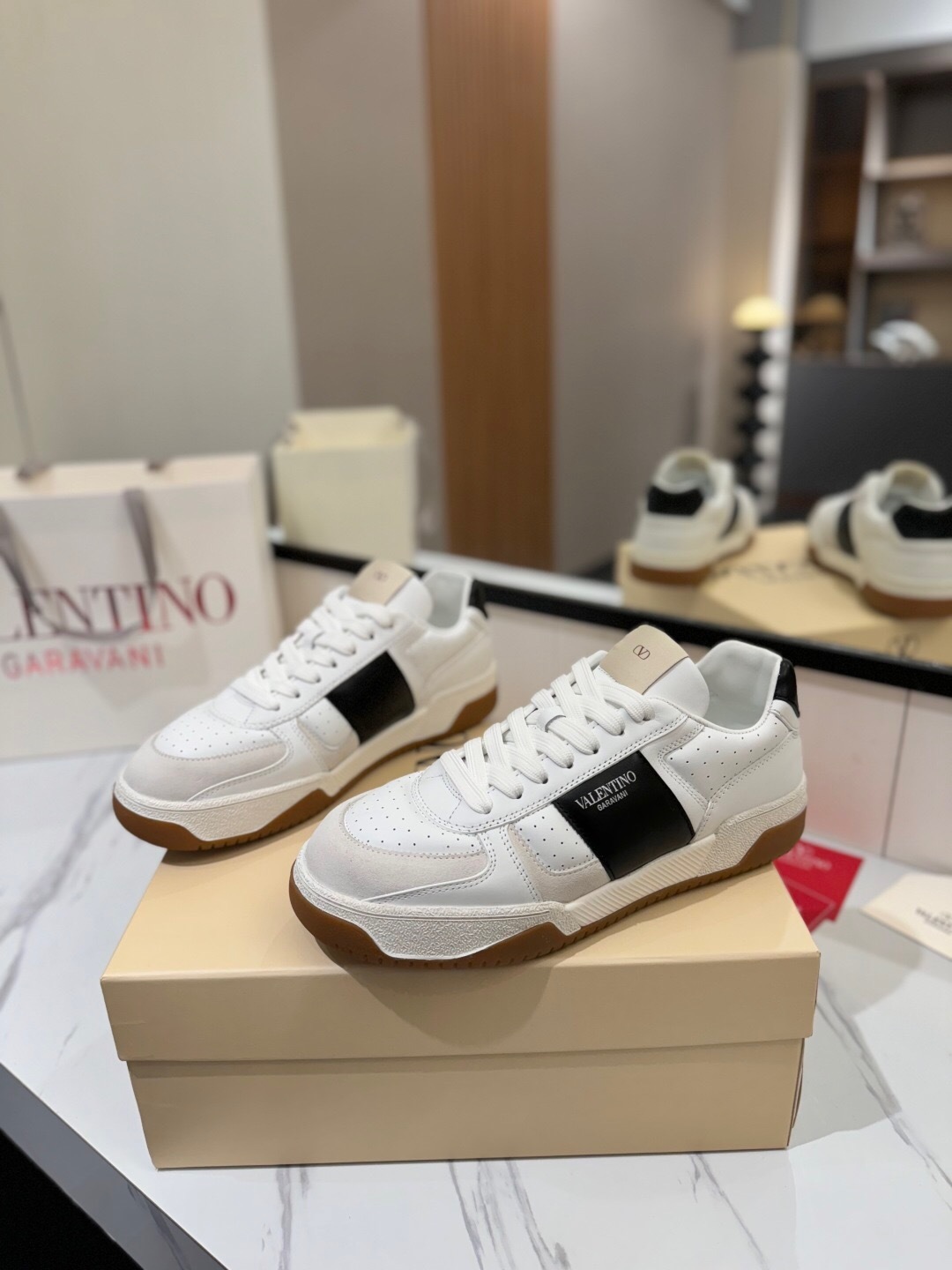 VALENTINO 2025 SS Casual Sneakers with Large V Hook-and-Loop Closure - AS00370