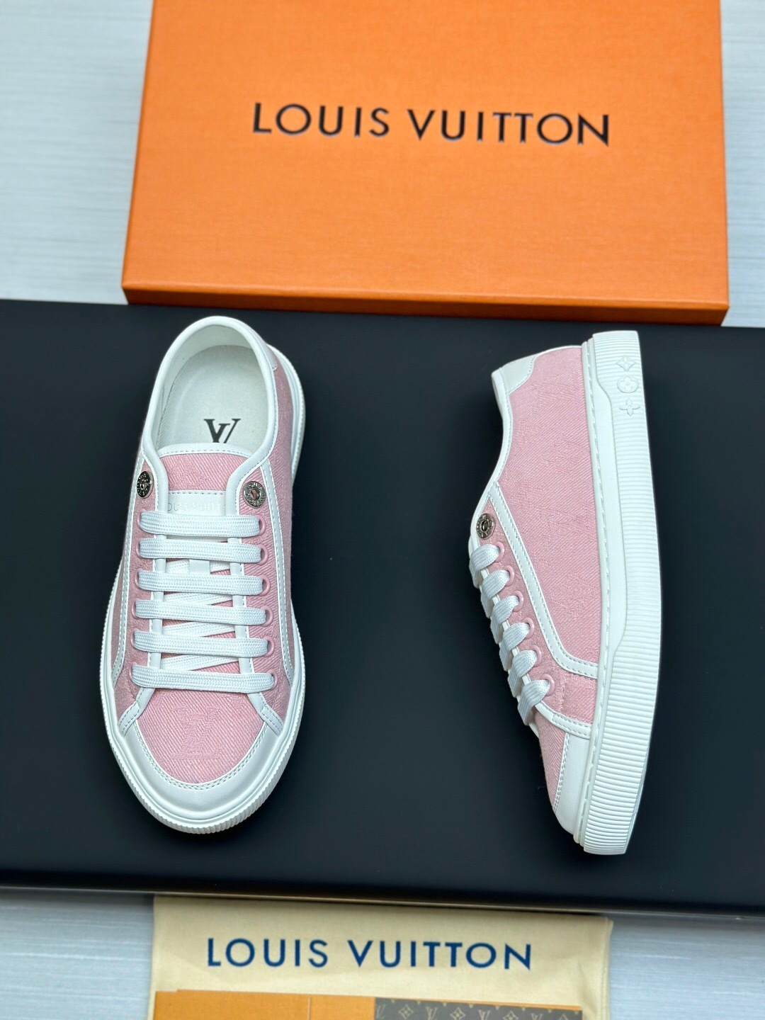 Louis Vuitton Time Out Series Animal Print Casual White Sneakers - AS00260
