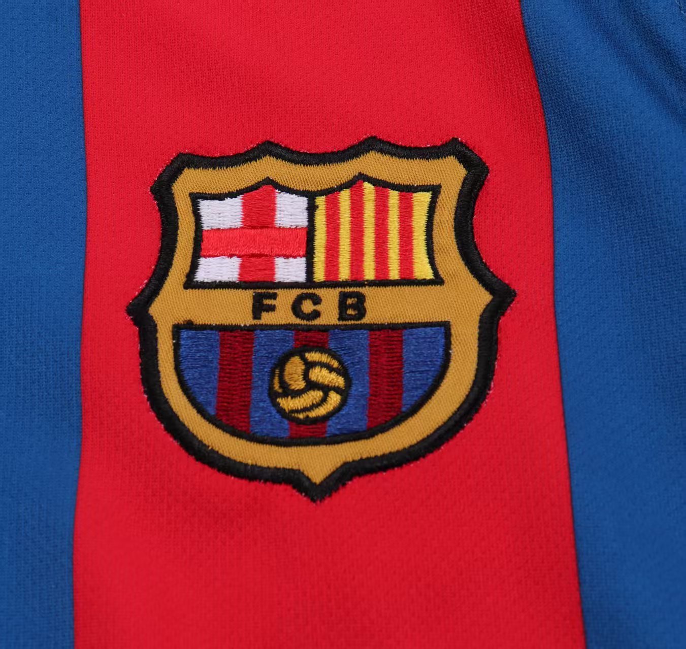 Retro Kids 04/05 FC Barcelona Home Jersey