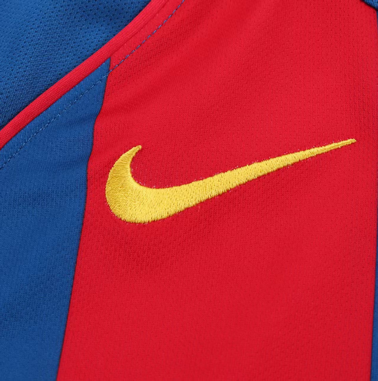 Retro Kids 04/05 FC Barcelona Home Jersey