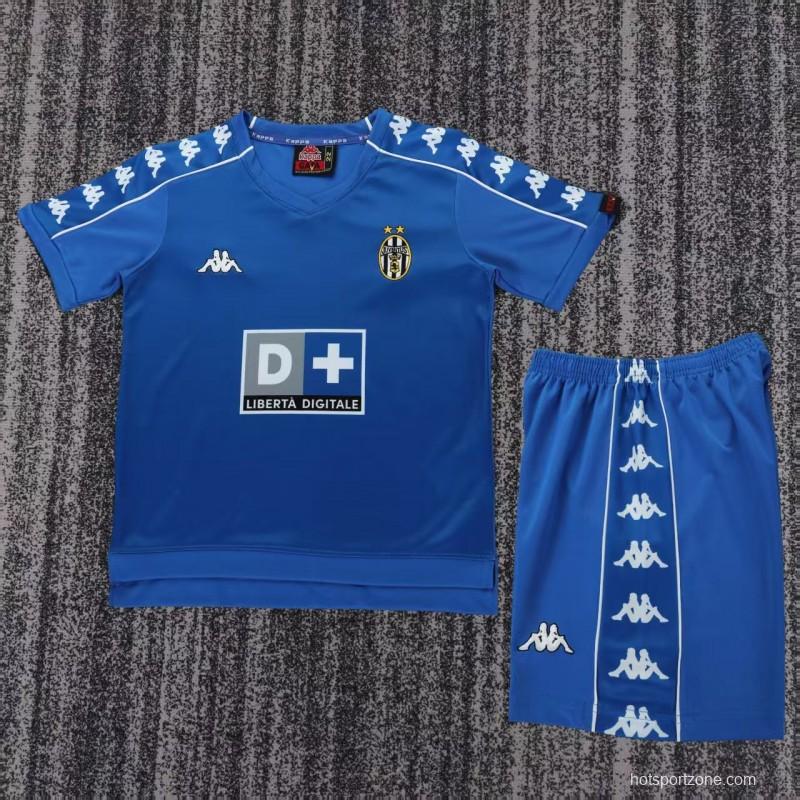 Retro 99/00 Juventus Away Jersey