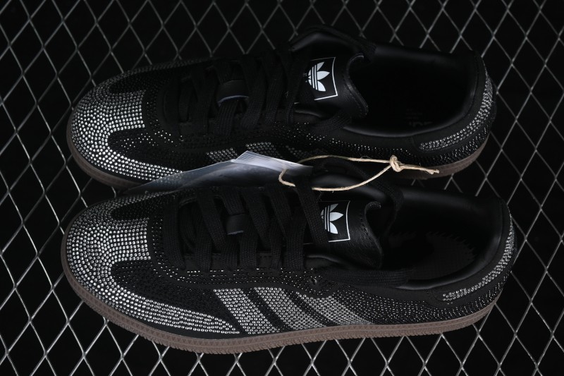 Adidas Samba OG Classic Casual Sneakers with Retro Design - IH9052