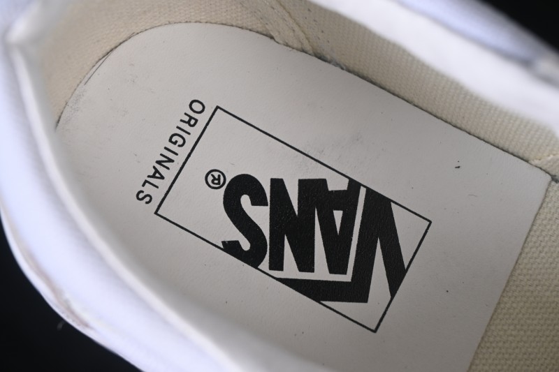 Vans Old Skool Low-Top Skateboarding Shoes - VN0A4P3XQLZ