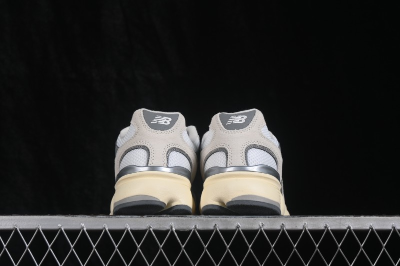 New Balance 603 Series Retro Casual Running Shoes with Breathable Mesh Upper - M6031CK