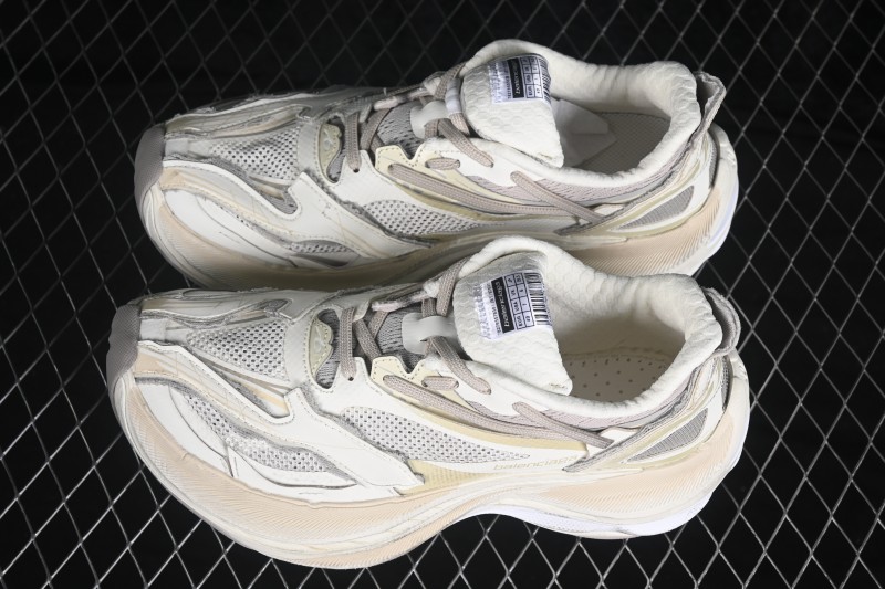 Balenciaga Jet Embossed Print Round-Toe Thick-Sole Low-Top Dad Shoes - WMRTN9191