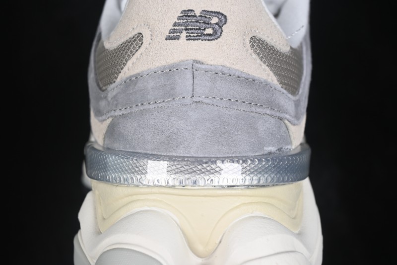 New Balance Retro Casual Running Sneakers with Suede and Mesh Upper and ABZORB Cushioning - U9060LBA