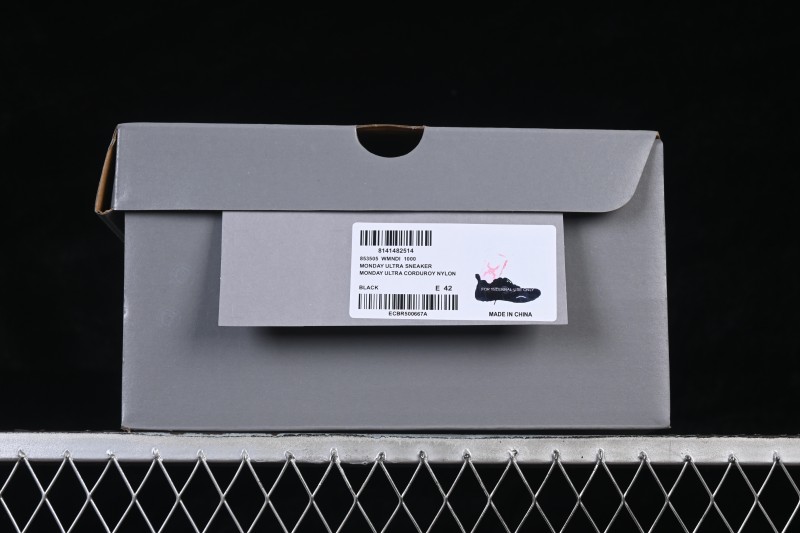 Balenciaga Monday Ultra Sneaker Leather Round-Toe Lace-Up Low-Top Lifestyle Shoes - WMNDI1000