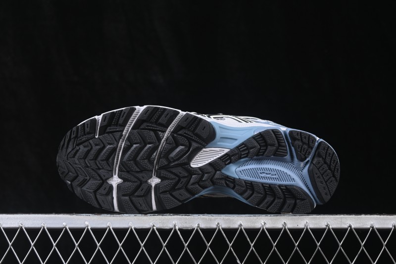 Asics Gel-Kahana 8 FL Retro Running Shoes with Vintage Design - 1203B031-028