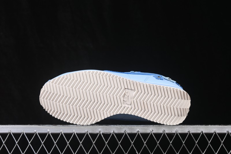 Nike Classic Cortez Retro Running Shoes with Vintage Design - IV5675-100