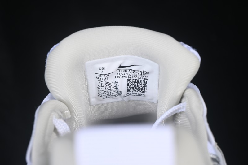 Nike V2K Run Retro Low-Top Running Shoes with Cushlon Foam Cushioning and Anti-Slip Sole - FD0736-119