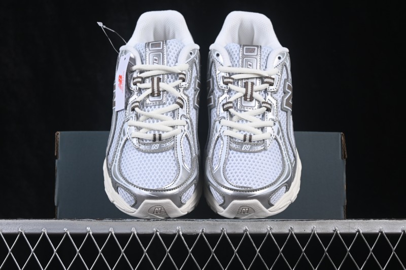 New Balance 740 Retro Running Shoes with Chunky Dad-Style Cushioning - U740MU2