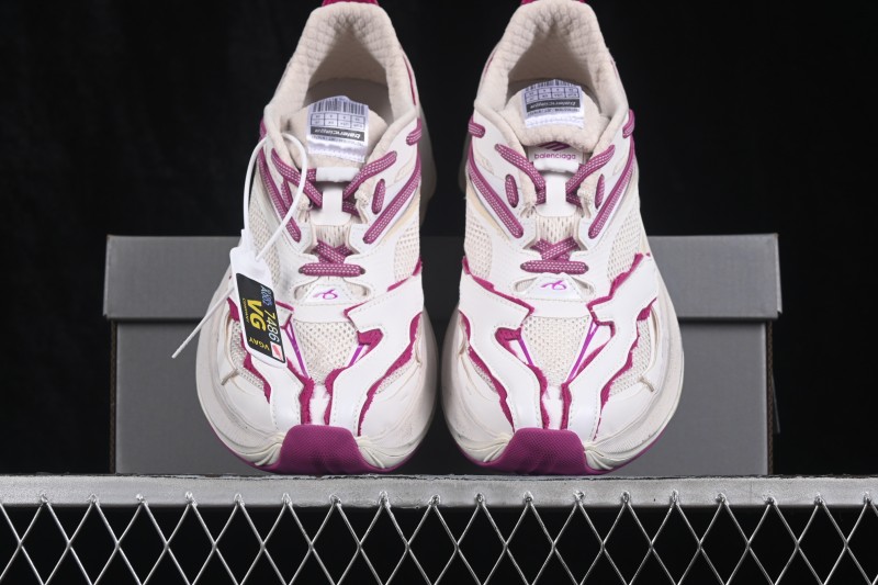 Balenciaga Jet Embossed Round-Toe Thick-Sole Low-Top Chunky Sneakers - WMRTN9150