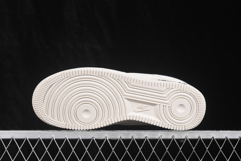 Nike Air Force 1 '07 Low Collaboration Skateboarding Shoes with Full-Length Air Cushion - GS2288-010