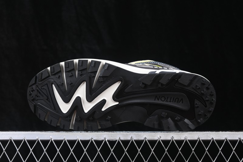 LV Tatic Runner Louis Vuitton Casual Running Shoes with Breathable Mesh and Tech Fabric - W.F6
