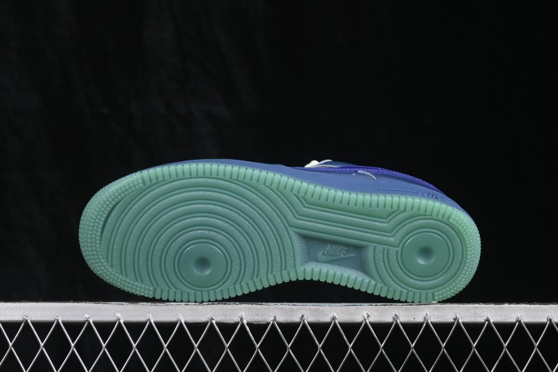 Nike Air Force 1 '07 Low Skateboarding Shoes with Full-Length Air Cushion - IO4489-400