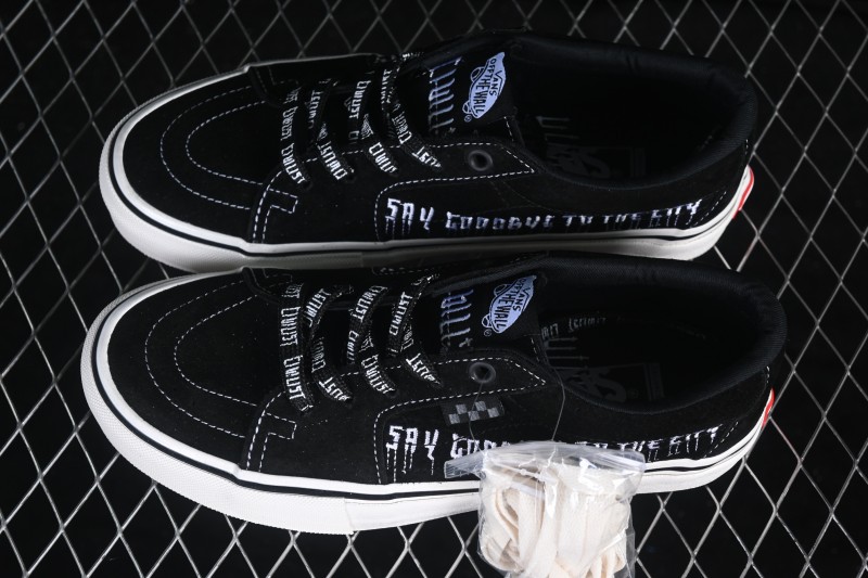 Vans Skate Skool Low-Top Casual Skateboarding Shoes with Classic Design - VN0A5FCF6EA