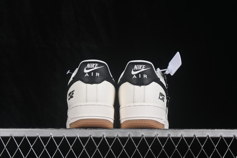 Nike Air Force 1 '07 Low Low-Top Casual Sneakers - DN9688-121