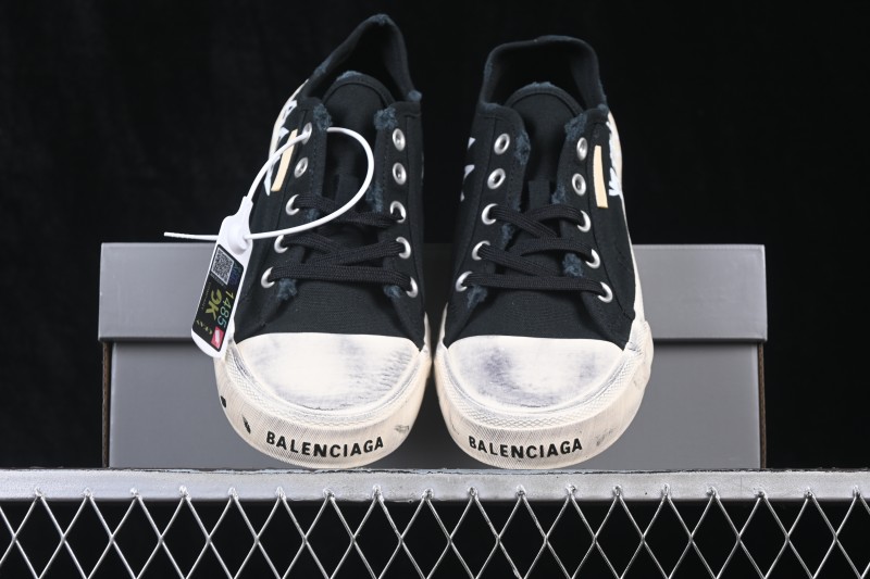 Balenciaga Paris Low Top Lace-Up Distressed Fashion Sneakers - W3RR51099