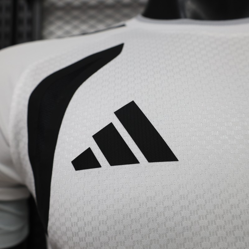 Player Version 26/27  Real Madrid CF Home White Jersey