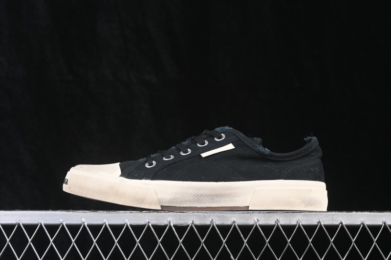 Balenciaga Paris Low Top Lace-Up Distressed Casual Sneakers - W3RC11090